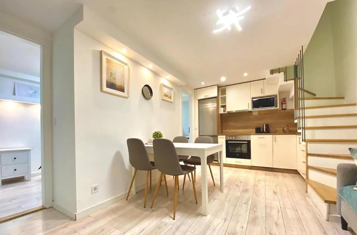 Cozy 3-Bedroom Home In The Center Budapest